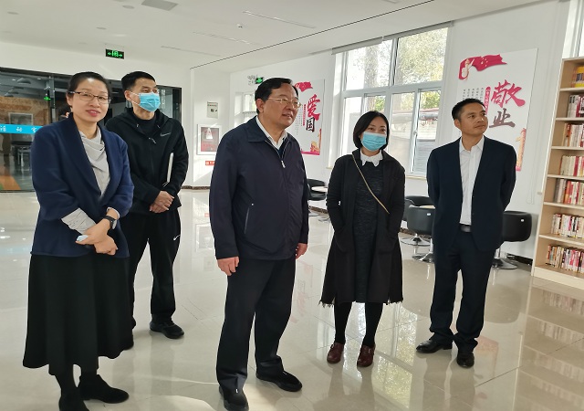 开云集团·（中国）股份有限公司官网快讯：北京电视台现场报道，员工接种第三针疫苗